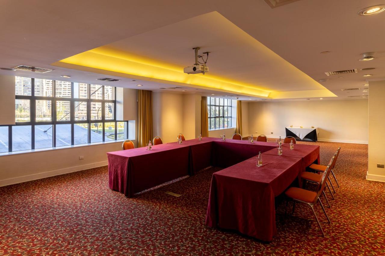 Wyndham Garden Santiago Kennedy Hotel Eksteriør billede