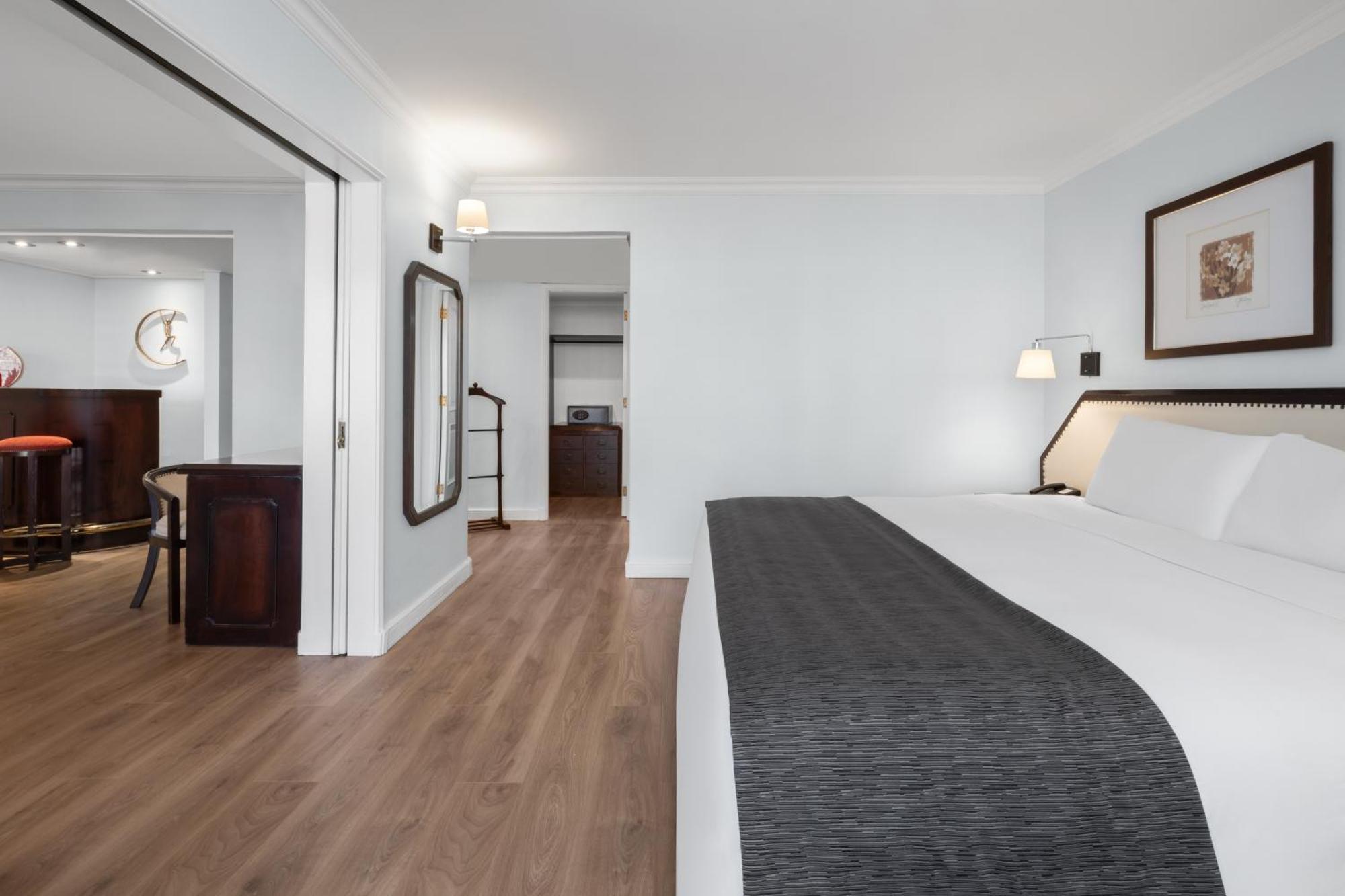 Wyndham Garden Santiago Kennedy Hotel Eksteriør billede