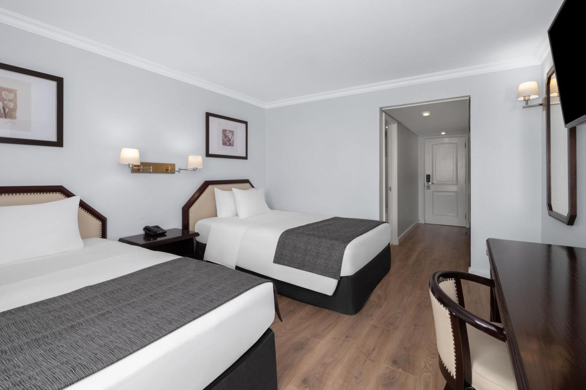 Wyndham Garden Santiago Kennedy Hotel Eksteriør billede