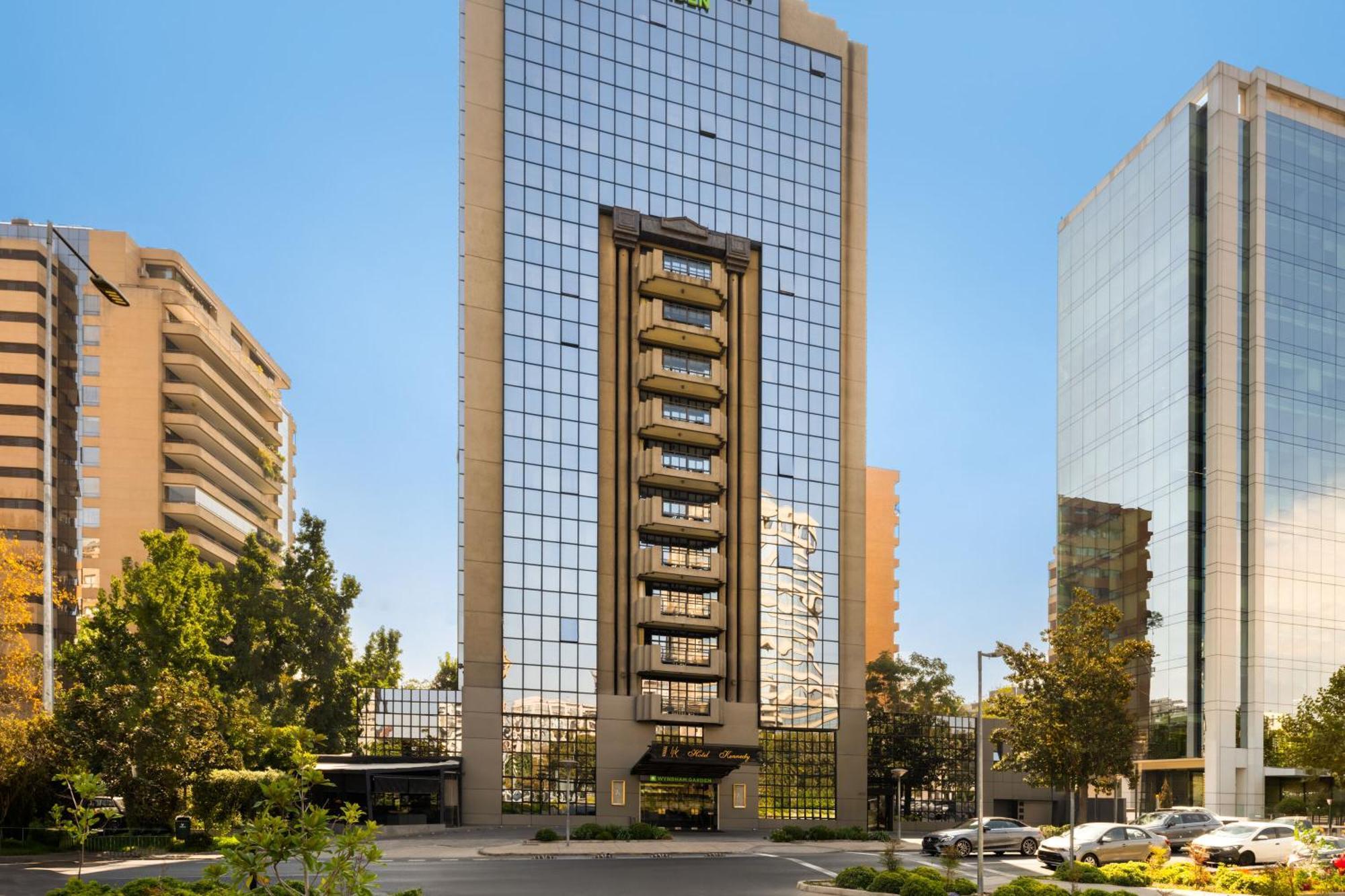Wyndham Garden Santiago Kennedy Hotel Eksteriør billede