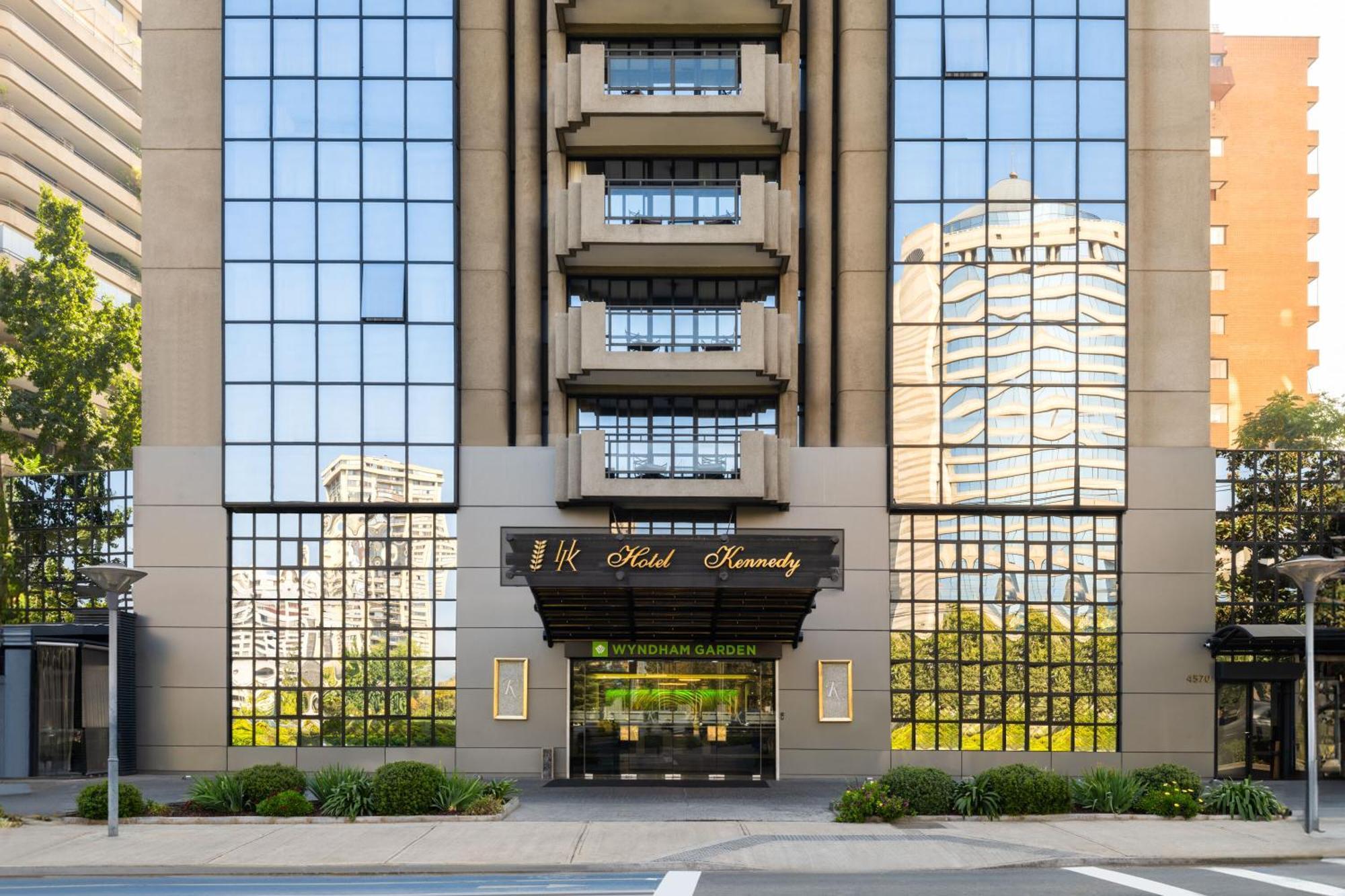 Wyndham Garden Santiago Kennedy Hotel Eksteriør billede
