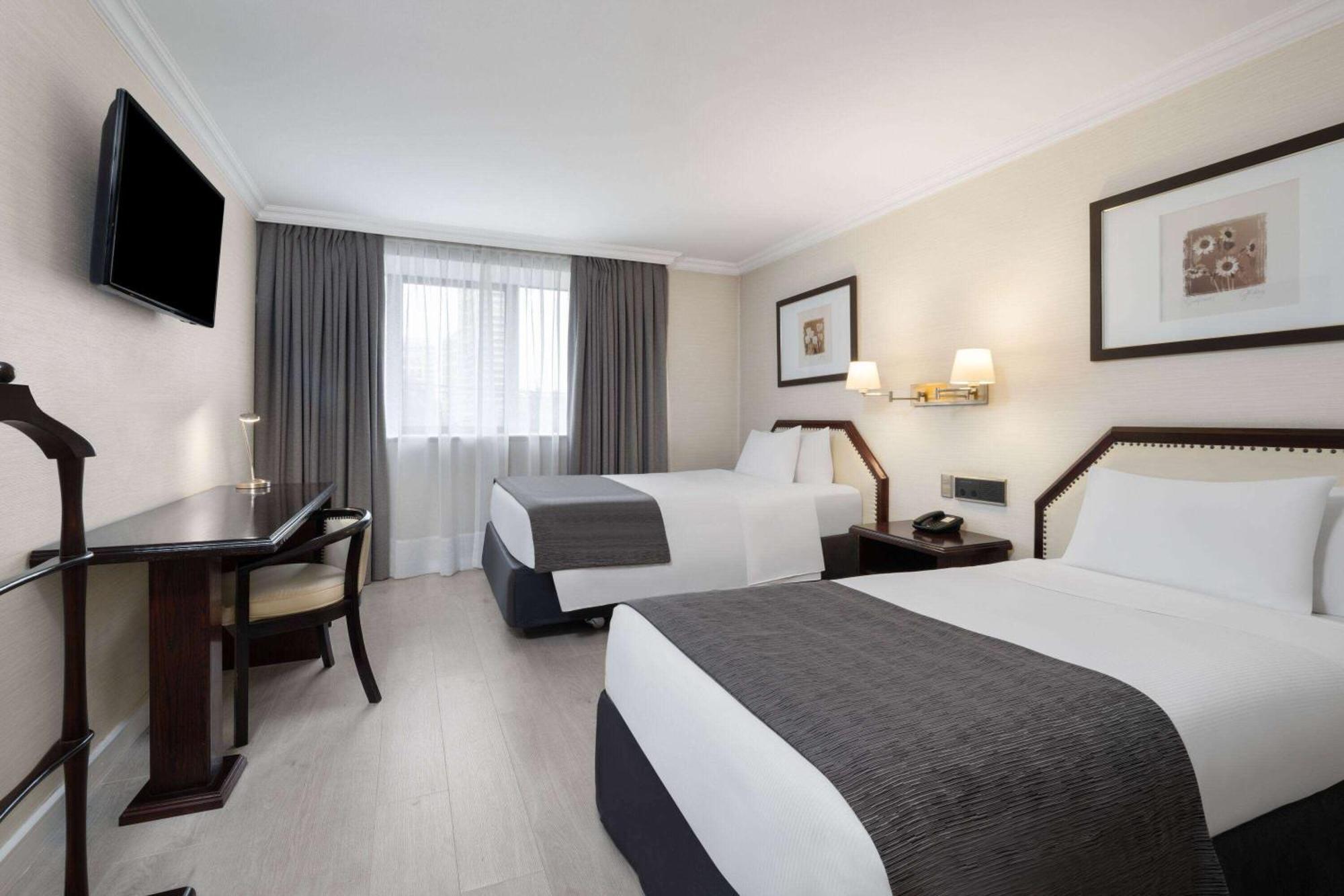Wyndham Garden Santiago Kennedy Hotel Eksteriør billede