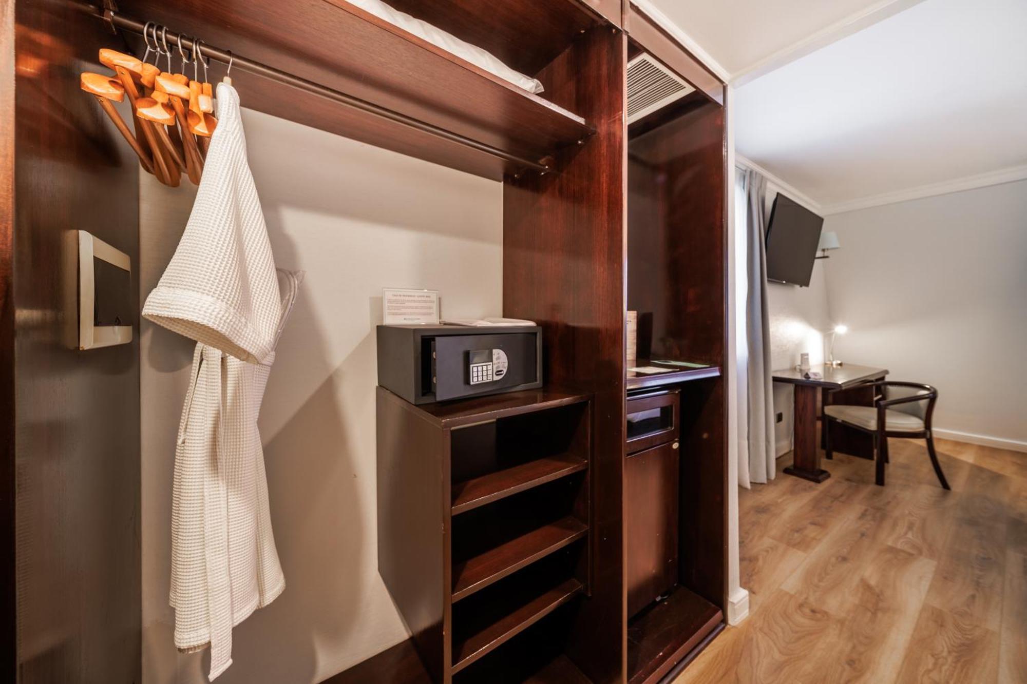 Wyndham Garden Santiago Kennedy Hotel Eksteriør billede