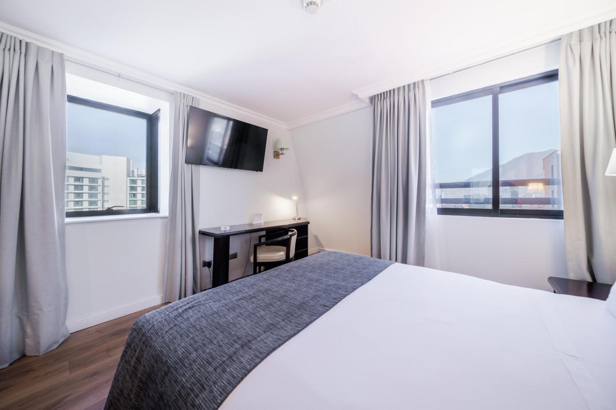 Wyndham Garden Santiago Kennedy Hotel Eksteriør billede