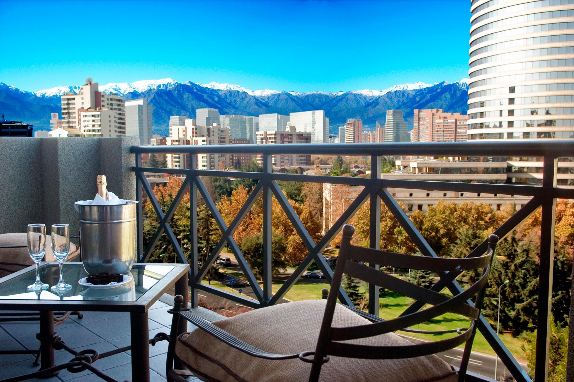 Wyndham Garden Santiago Kennedy Hotel Eksteriør billede